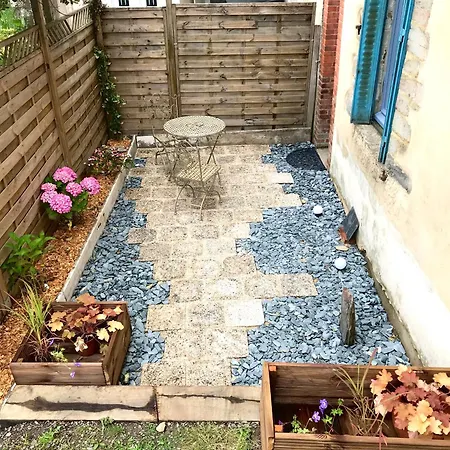 Studio et terrasse au sein d'un manoir XVIIème Montauban-de-Bretagne Extérieur photo