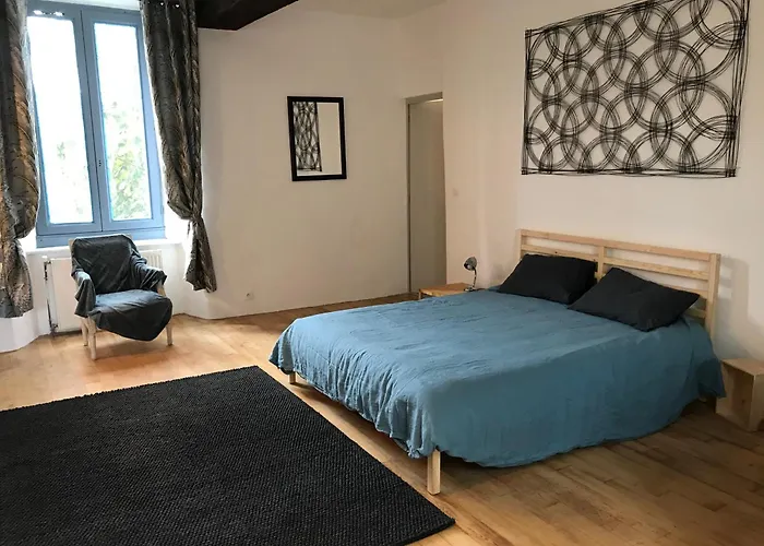 Studio et terrasse au sein d\'un manoir XVIIème