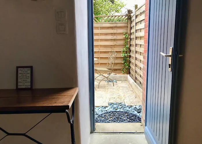 Studio et terrasse au sein d\'un manoir XVIIème